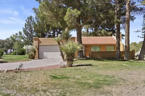 121 Star Spirit Rd, Santa Teresa, NM 88008