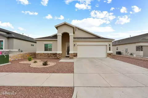 7872 Enchanted Park Dr, El Paso, TX 79911