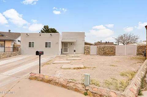 1828 Karl Wyler Dr, El Paso, TX 79936