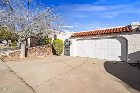 334 Thunderbird Dr, El Paso, TX 79912