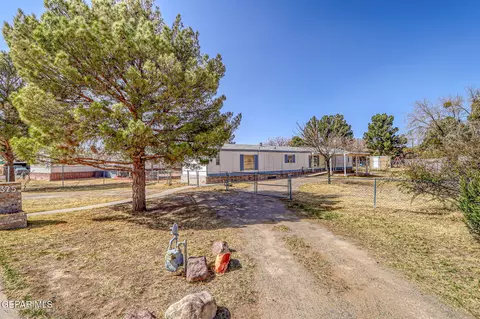 325 Arroyo Grande Dr, El Paso, TX 79932
