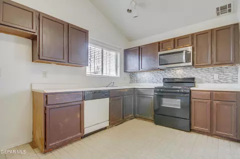 3429 Risner Pl #B, El Paso, TX 79936 photo 14