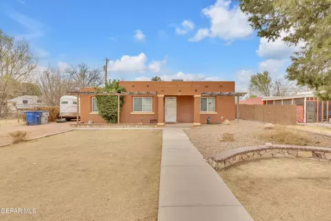 332 Kitt Rd, El Paso, TX 79915