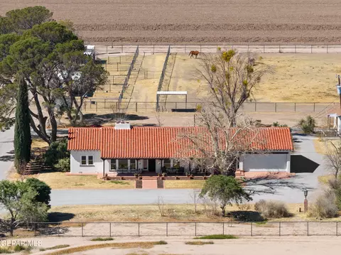 8351 Vinton Rd, Anthony, TX 79821