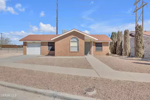 2820 Wong Pl, El Paso, TX 79936