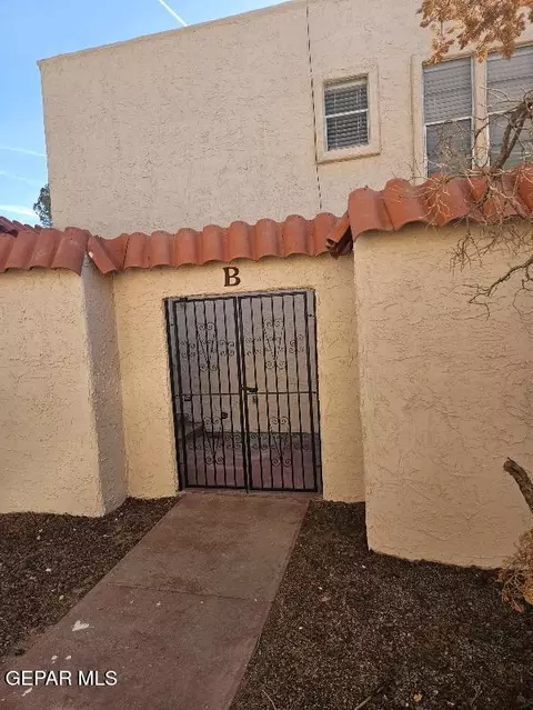 10620 Springwood Dr #B, El Paso, TX 79935