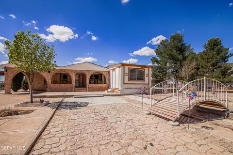 17 Espiga Pl, Anthony, NM 88021