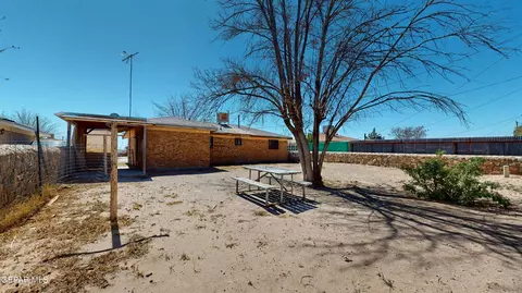Exterior - 810 Elm St, Anthony, TX 79821 photo 2 of 5