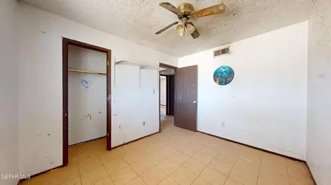 Bedroom - 810 Elm St, Anthony, TX 79821 photo 2 of 9