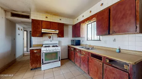 Kitchen - 810 Elm St, Anthony, TX 79821 photo 1 of 1