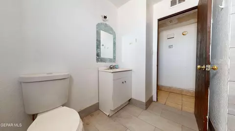 Bath - 810 Elm St, Anthony, TX 79821 photo 2 of 2