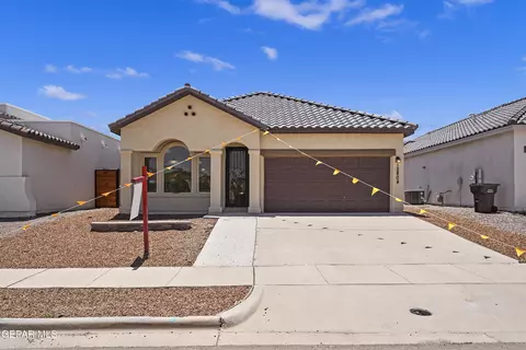 12804 Monmouth Ave, Horizon City, TX 79928