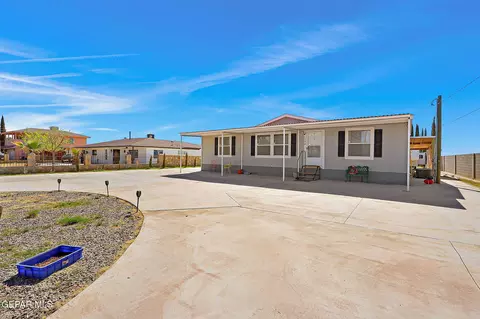 124 Santa Paula Dr, Socorro, TX 79927