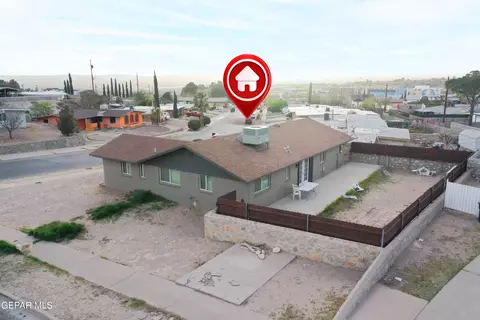 301 Mardi Gras Dr, El Paso, TX 79912