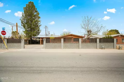 301 NE G Ave, Fabens, TX 79838