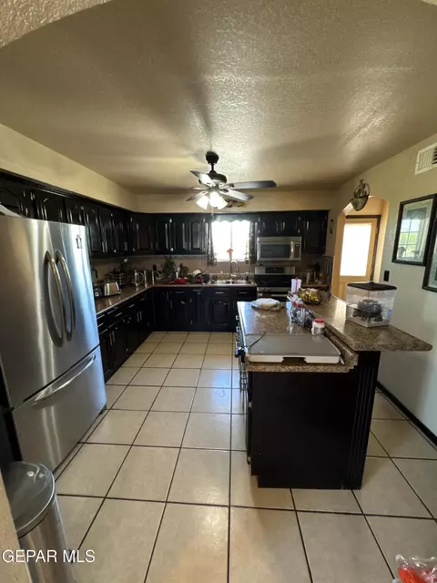 Kitchen - 121 Compa Dr, Tornillo, TX 79853 photo 1 of 2