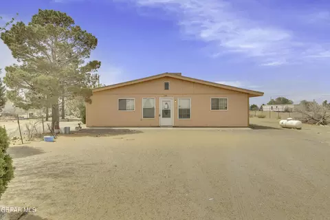 4831 Betts Dr, El Paso, TX 79938