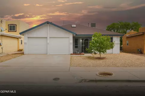 11134 Loma Grande Dr, El Paso, TX 79934