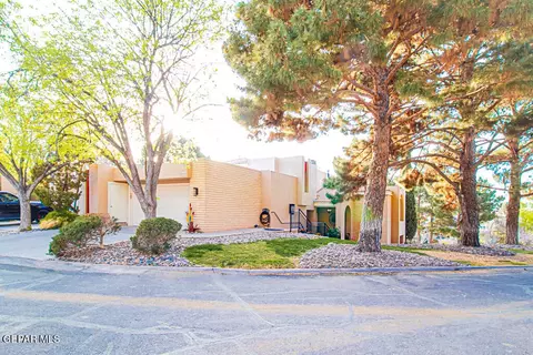 5947 Mira Hermosa Dr, El Paso, TX 79912