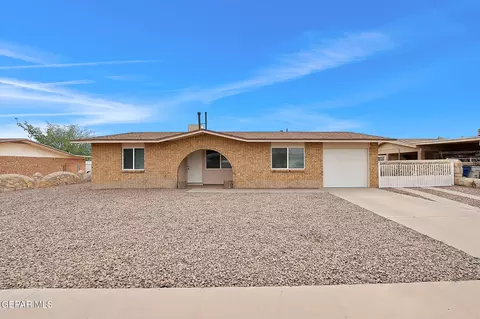 8652 Arboleda Dr, El Paso, TX 79907