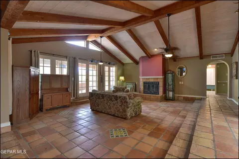 Living - 29 Cielo Vis, Anthony, NM 88021 photo 1 of 4
