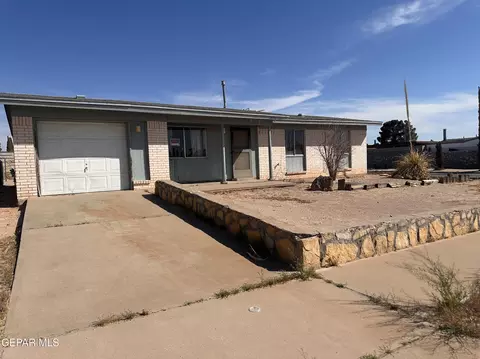 1636 Leroy Bonse Dr, El Paso, TX 79936