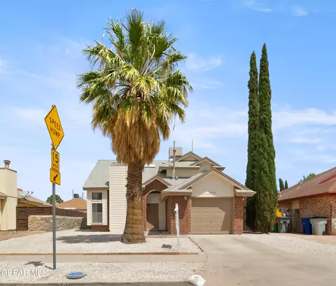 1690 Leroy Bonse Dr, El Paso, TX 79936