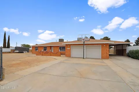 14588 Shelly Ln, El Paso, TX 79938