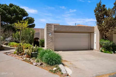 5913 Mira Hermosa Dr, El Paso, TX 79912