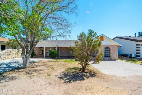 610 Gurdev Cir, Socorro, TX 79927
