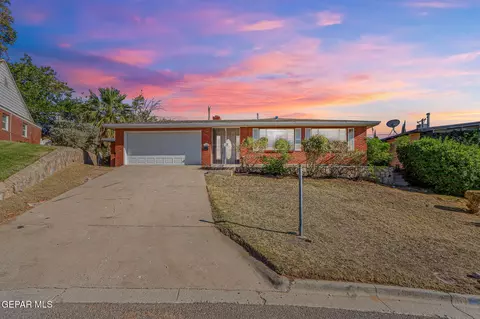 1210 La Cruz Dr, El Paso, TX 79902