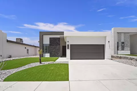 461 Santiago Munos St, Vinton, TX 79821
