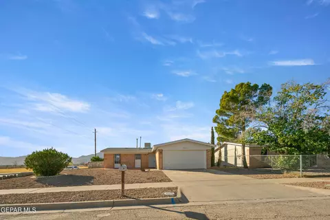 10701 Opalstone St, El Paso, TX 79924