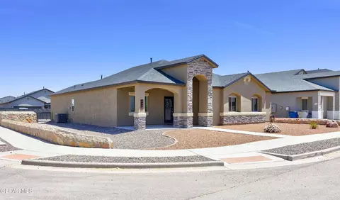 2432 Sammy Cervantes St, El Paso, TX 79938