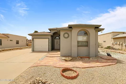 14720 Horizon View Dr, Horizon City, TX 79928