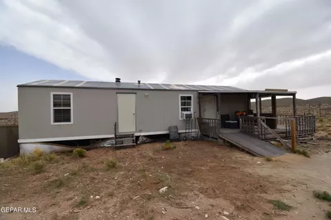2960 Todd Skinner Dr, El Paso, TX 79938