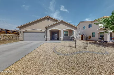 261 Flor Azucena Dr, Socorro, TX 79927