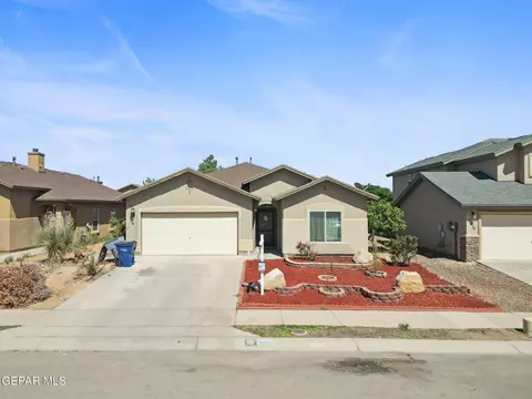 2920 Pino Triste Dr, El Paso, TX 79938