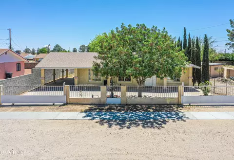 916 Mike Maros St, Fabens, TX 79838