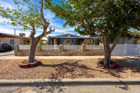 2704 Mckinley Ave, El Paso, TX 79930