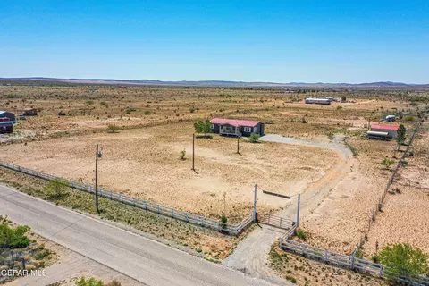 19312 Gary Lee Ave, El Paso, TX 79938
