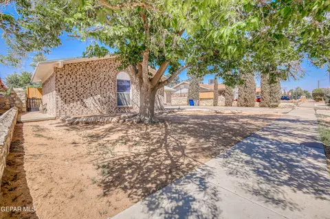 10913 Cardigan Dr, El Paso, TX 79936