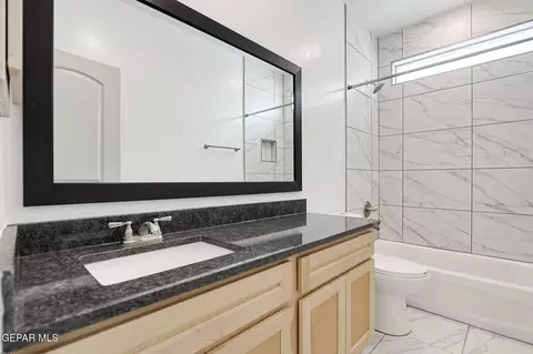 151 Esther Trl, Sunland Park, NM 88008