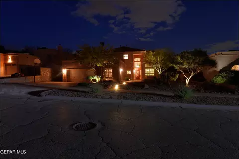1104 Regal Ridge Dr, El Paso, TX 79912