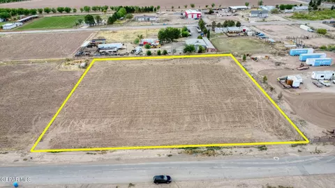 483 Gina Dr, Fabens, TX 79838