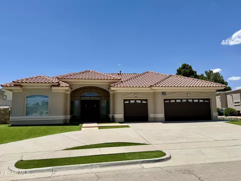 1363 Golden Trail Ln, El Paso, TX 79936