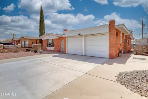 9916 Genie Dr, El Paso, TX 79924