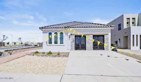 556 Cedarwood Ave, El Paso, TX 79928