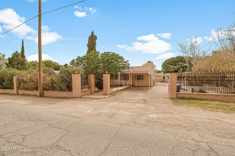 7674 Barton St, El Paso, TX 79915