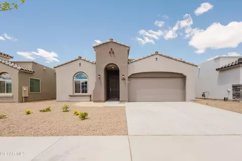725 Paseo De La Reina St, Horizon City, TX 79928